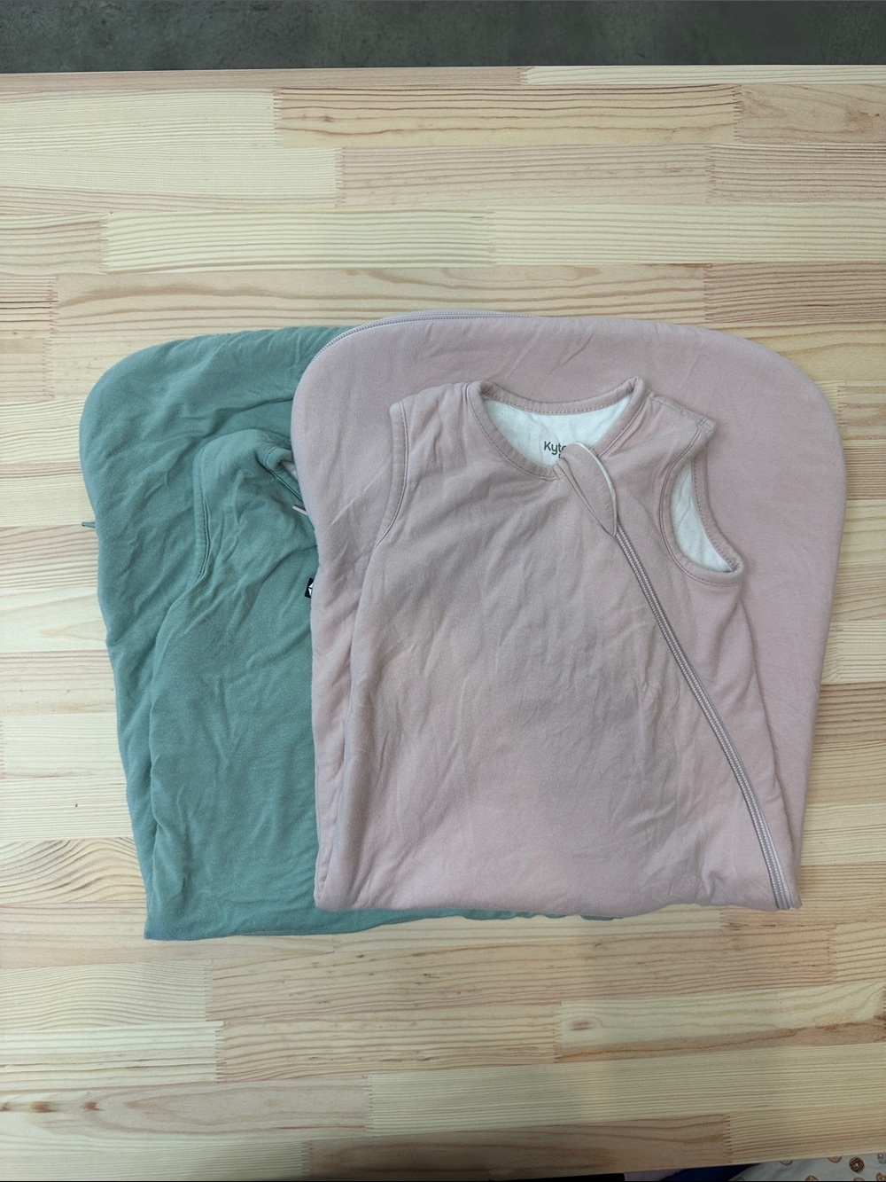 Kyte BABY Pink and Sage Sleeveless Baby Sleep Sacks